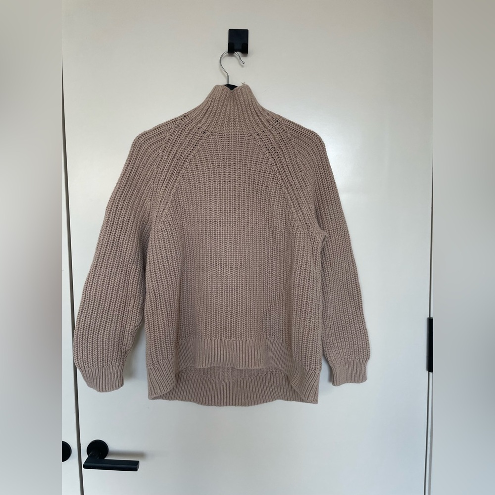 TAN GAP TURTLENECK